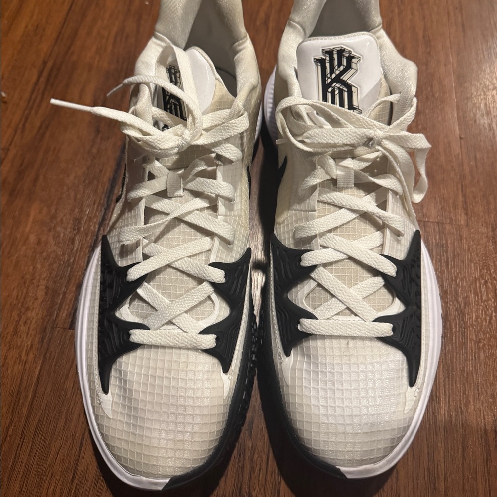 Nike Kyrie Irving Basketball Shoes